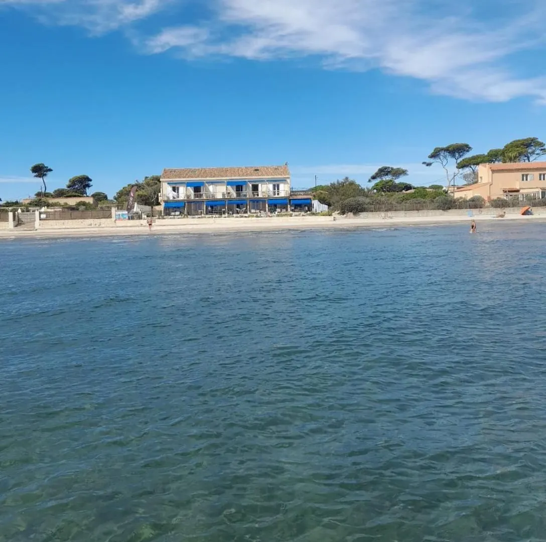 Le Surplage Йер Мотель