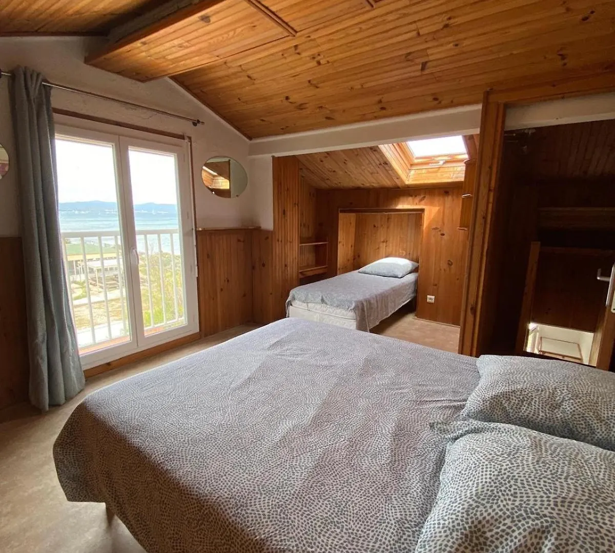 Мотель Le Surplage Йер Франция
